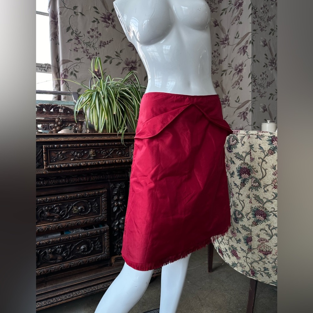 Faux pockets Silk skirt Red dark Tie back Pleated slit Frey hem